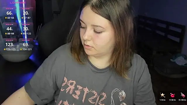 Snapshot of XNirvanaX chatting on November 28, 3:42 am XNirvanaX online show from November 28, 3:42 am