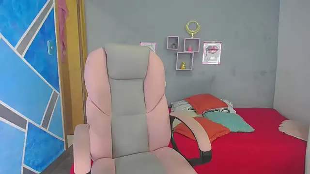 SexyLeilaa online show from December 27, 3:09 am