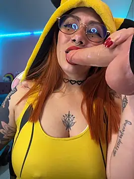 Luna Paris  online show from October 8, 10:07 pm