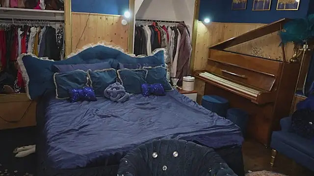 VanessaDoyle online show from October 1, 8:04 pm