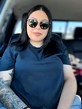 drizzypeach602 online show from November 2, 7:05 pm