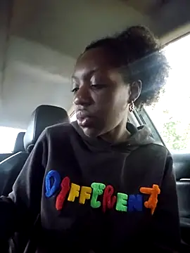 oliviaprettypussy online show from October 26, 1:06 pm