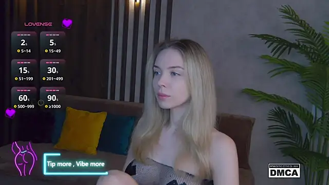 Holl1Would online show from February 21, 3:34 am