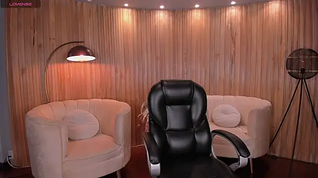 LexieWayne online show from December 17, 7:59 pm