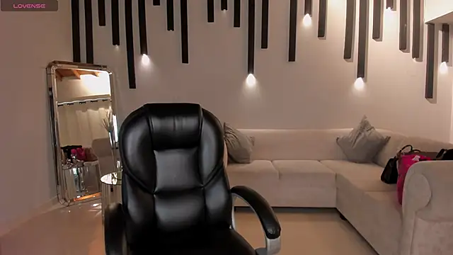 LexieWayne online show from March 5, 7:49 pm