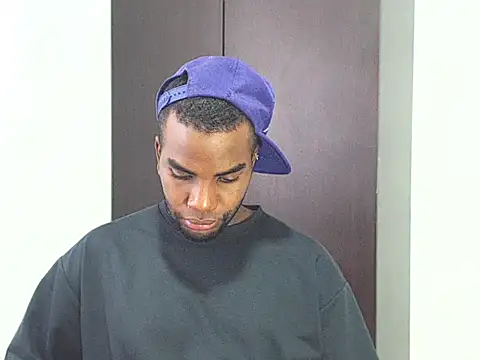 Snapshot of Rene_hotman chatting on February 9, 7:52 pm Rene hotman online show from February 9, 7:52 pm