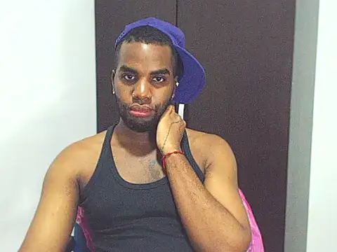 Snapshot of Rene_hotman chatting on February 11, 2:25 am Rene hotman online show from February 11, 2:25 am