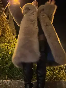 Snapshot of Zeyna1 chatting on December 30, 11:28 pm Zeyna1 online show from December 30, 11:28 pm