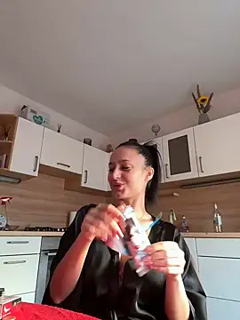 Snapshot of Zeyna1 chatting on January 17, 2:28 pm Zeyna1 online show from January 17, 2:28 pm