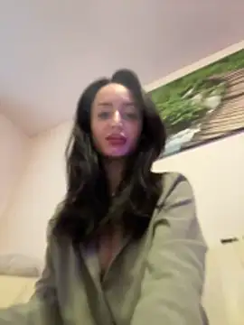 Snapshot of Zeyna1 chatting on December 14, 11:37 am Zeyna1 online show from December 14, 11:37 am