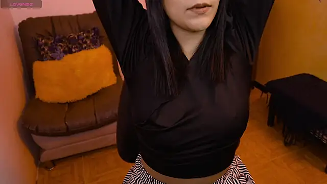 Snapshot of leah-666 chatting on February 15, 2:11 pm leah-666 online show from February 15, 2:11 pm