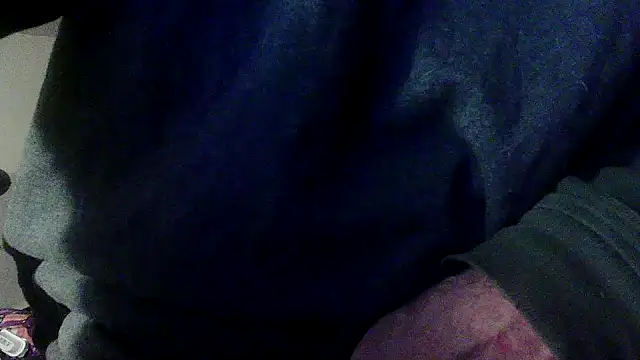 Snapshot of OralDesires2 chatting on December 7, 1:36 am OralDesires2 online show from December 7, 1:36 am