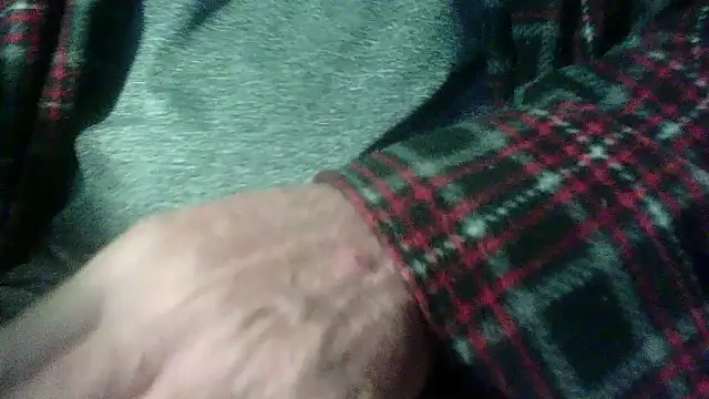 Snapshot of OralDesires2 chatting on January 7, 6:38 am OralDesires2 online show from January 7, 6:38 am