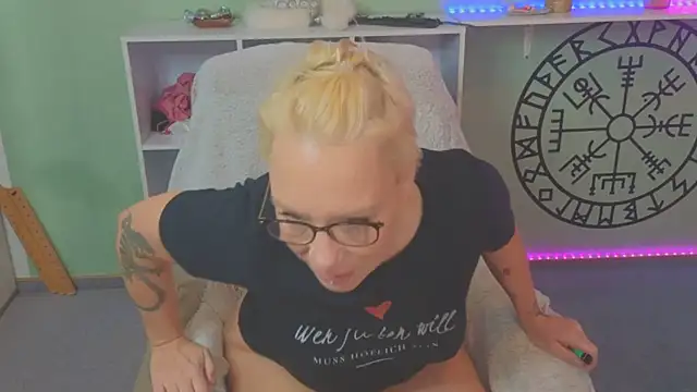 Jan ina online show from February 25, 9:09 am