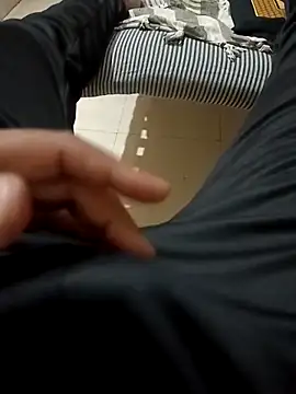 Desi Londa 143 online show from February 14, 8:37 pm