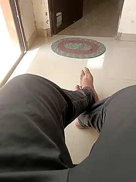 Desi Londa 143 online show from March 22, 7:15 am