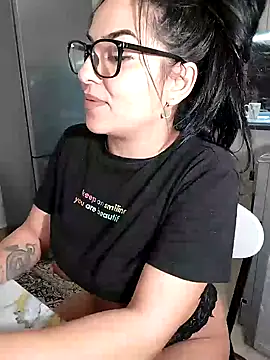 hot-babygirl online show from February 5, 1:04 am