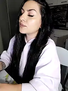 hot-babygirl online show from February 18, 8:25 pm