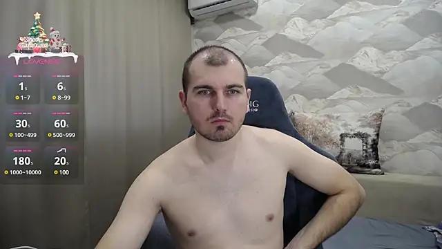 Snapshot of SerzhKorol1 chatting on March 8, 10:54 am SerzhKorol1 online show from March 8, 10:54 am