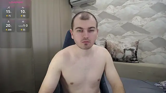 Snapshot of SerzhKorol1 chatting on March 10, 10:04 am SerzhKorol1 online show from March 10, 10:04 am