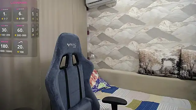 Snapshot of SerzhKorol1 chatting on March 13, 10:36 am SerzhKorol1 online show from March 13, 10:36 am