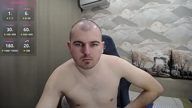 Snapshot of SerzhKorol1 chatting on March 16, 8:21 am SerzhKorol1 online show from March 16, 8:21 am