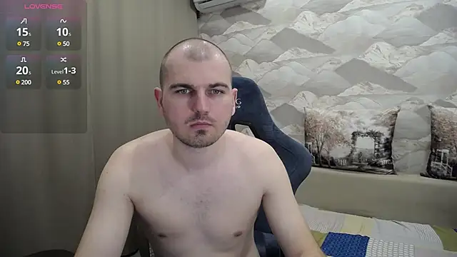 Snapshot of SerzhKorol1 chatting on March 17, 12:35 pm SerzhKorol1 online show from March 17, 12:35 pm