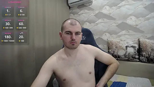 Snapshot of SerzhKorol1 chatting on March 22, 9:34 am SerzhKorol1 online show from March 22, 9:34 am