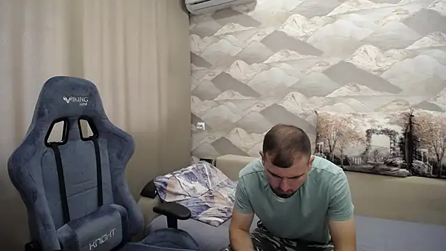 Snapshot of SerzhKorol1 chatting on September 12, 8:58 am SerzhKorol1 online show from September 12, 8:58 am