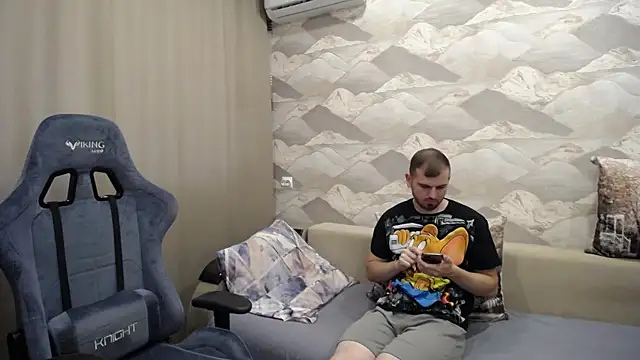 Snapshot of SerzhKorol1 chatting on September 17, 1:13 pm SerzhKorol1 online show from September 17, 1:13 pm