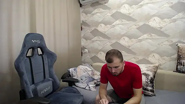 Snapshot of SerzhKorol1 chatting on September 24, 8:17 am SerzhKorol1 online show from September 24, 8:17 am