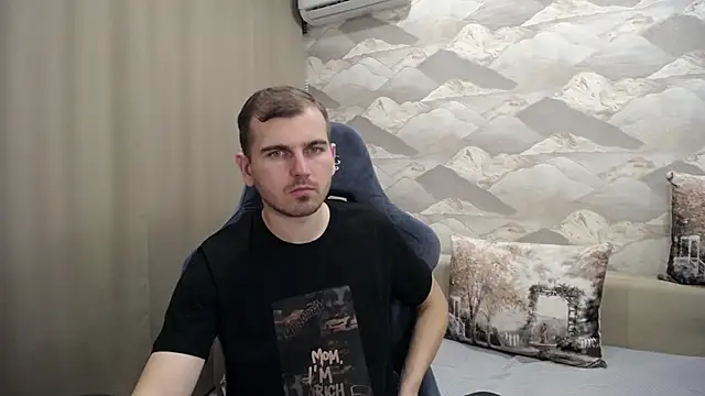 Snapshot of SerzhKorol1 chatting on October 29, 10:28 am SerzhKorol1 online show from October 29, 10:28 am