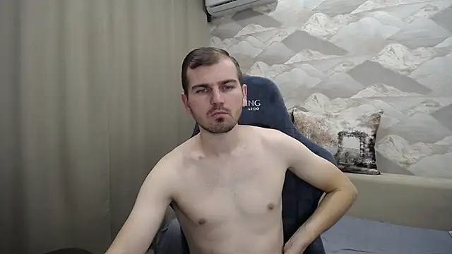 Snapshot of SerzhKorol1 chatting on November 10, 5:28 am SerzhKorol1 online show from November 10, 5:28 am