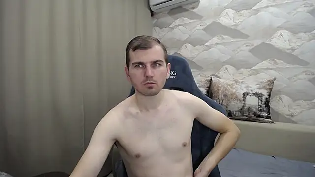 Snapshot of SerzhKorol1 chatting on November 11, 5:07 am SerzhKorol1 online show from November 11, 5:07 am