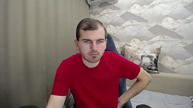 Snapshot of SerzhKorol1 chatting on November 22, 4:33 am SerzhKorol1 online show from November 22, 4:33 am