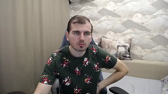 Snapshot of SerzhKorol1 chatting on November 30, 7:23 am SerzhKorol1 online show from November 30, 7:23 am