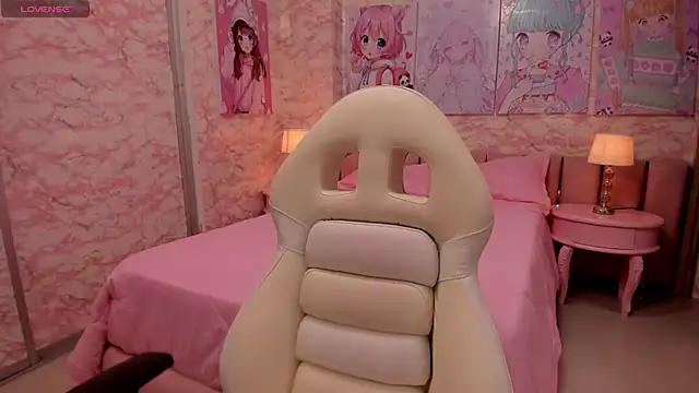 Snapshot of sexy__skinny4u chatting on October 29, 10:17 am sexy skinny4u online show from October 29, 10:17 am