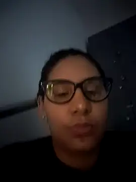 DanielleEvans  online show from February 7, 11:01 am