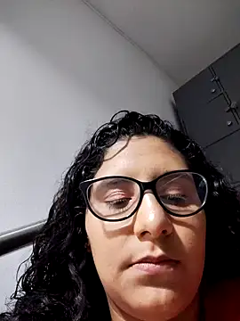 DanielleEvans  online show from February 11, 11:21 am