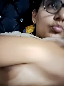 DanielleEvans  online show from February 23, 5:39 pm