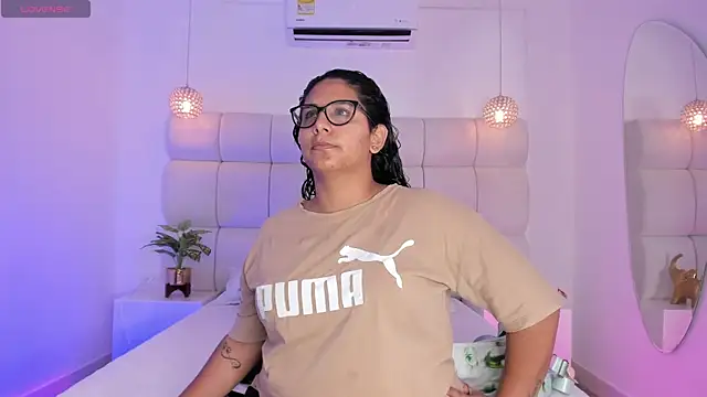 DanielleEvans  online show from November 16, 11:27 am