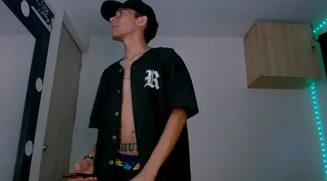 Snapshot of Samuel_Suarez chatting on December 20, 5:25 am Samuel Suarez online show from December 20, 5:25 am