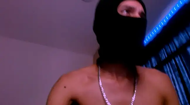 Snapshot of Samuel_Suarez chatting on February 19, 12:22 pm Samuel Suarez online show from February 19, 12:22 pm