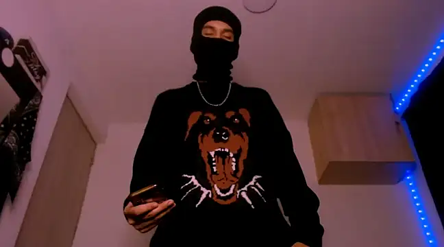 Snapshot of Samuel_Suarez chatting on February 22, 10:29 am Samuel Suarez online show from February 22, 10:29 am