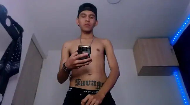 Snapshot of Samuel_Suarez chatting on March 3, 6:55 pm Samuel Suarez online show from March 3, 6:55 pm