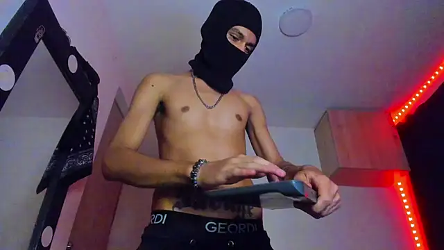 Snapshot of Samuel_Suarez chatting on March 22, 3:52 am Samuel Suarez online show from March 22, 3:52 am