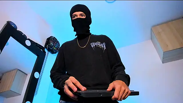 Snapshot of Samuel_Suarez chatting on September 9, 10:04 am Samuel Suarez online show from September 9, 10:04 am