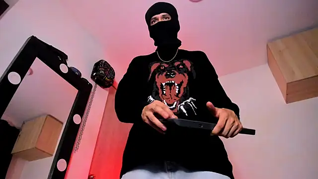 Snapshot of Samuel_Suarez chatting on September 12, 9:42 am Samuel Suarez online show from September 12, 9:42 am