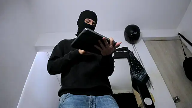 Snapshot of Samuel_Suarez chatting on October 5, 12:31 am Samuel Suarez online show from October 5, 12:31 am