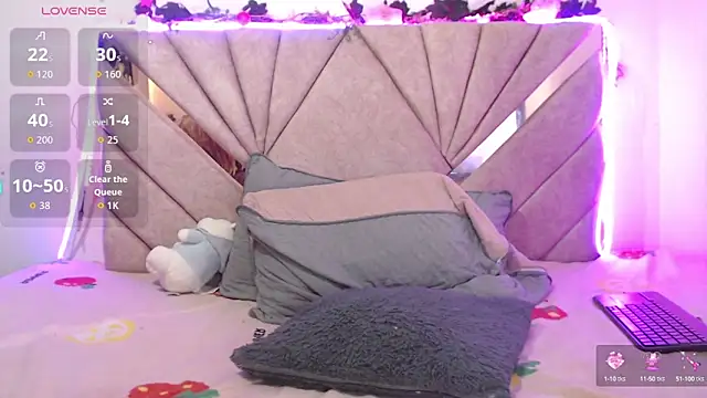 Snapshot of CheryBlossomm chatting on October 7, 4:53 am CheryBlossomm online show from October 7, 4:53 am